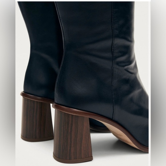 NWT, Alohas EAST BLACK LEATHER BOOTS Size 39. Never worn. - Picture 3 of 5